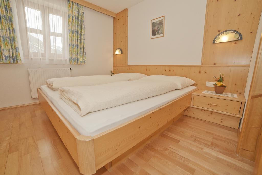 Chasa Per La Punt Appartement Galtür Kamer foto